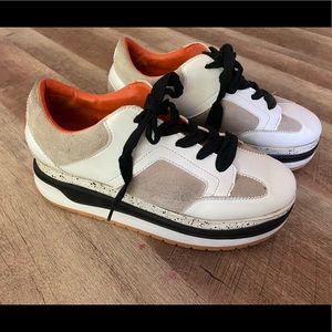 ZARA Woman Contrasting Platform Sneakers